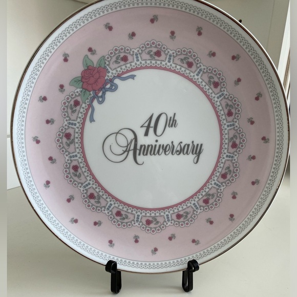 DECORATIVE VTG 40th ANNIVERSARY CELEBRATION PLATE IN PINK ROSES AND SILVER TRIM - Picture 6 of 7